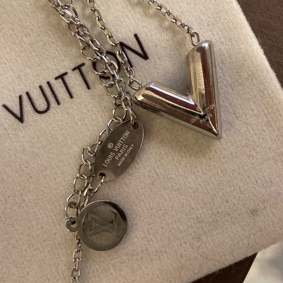 LAST CALL! ! Authentic Louis Vuitton V-Shaped Silver Pendant Necklace - Picture 14 of 17